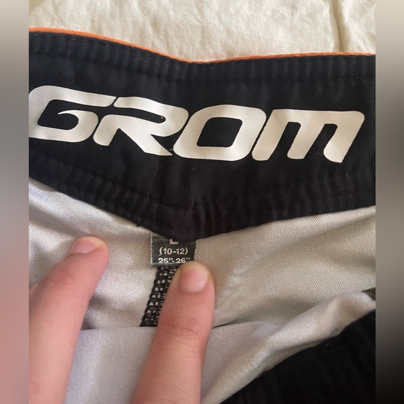 Boys Grom board shorts . Size large 10-12 - Picture 2 of 2